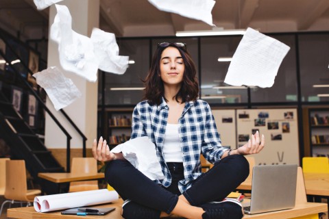 O custo da saúde mental no trabalho: quem precisa mudar?