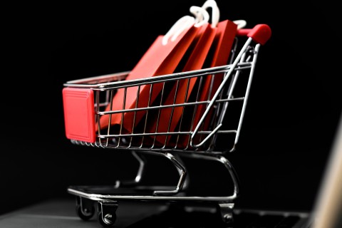 48% dos consumidores desistem de compras on-line devido a custos inesperados
