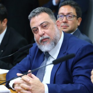 Ex-diretor da Abin admite que adulterou relatório por ordem de G. Dias